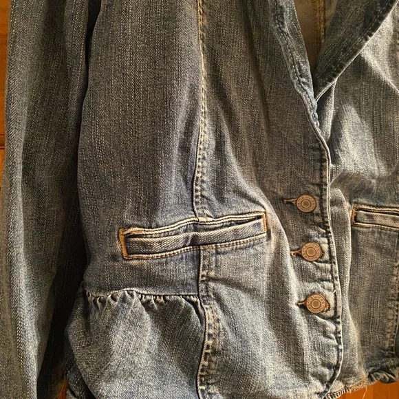 NWOT🔥 Women's Blue Denim Jacket - Picture 3 of 5